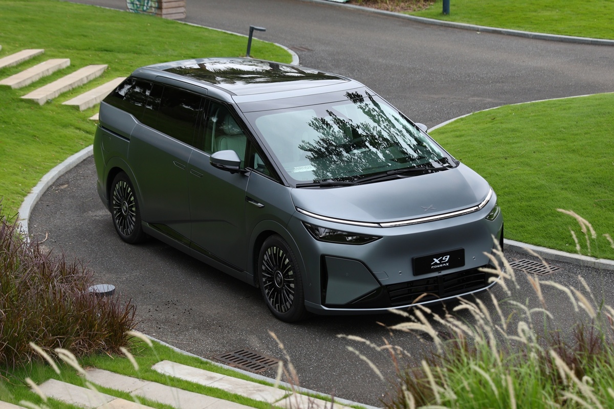 XPENG X9 EREV