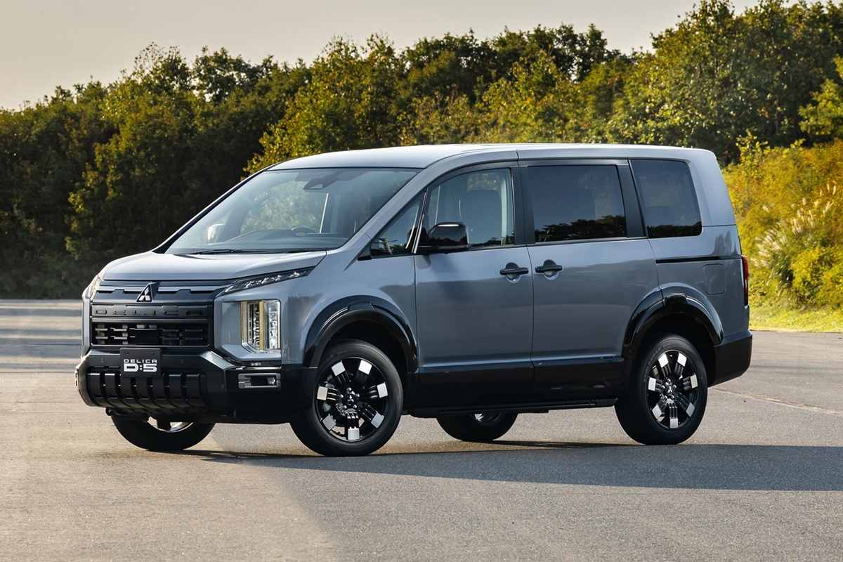 Mitsubishi DELICA D:5