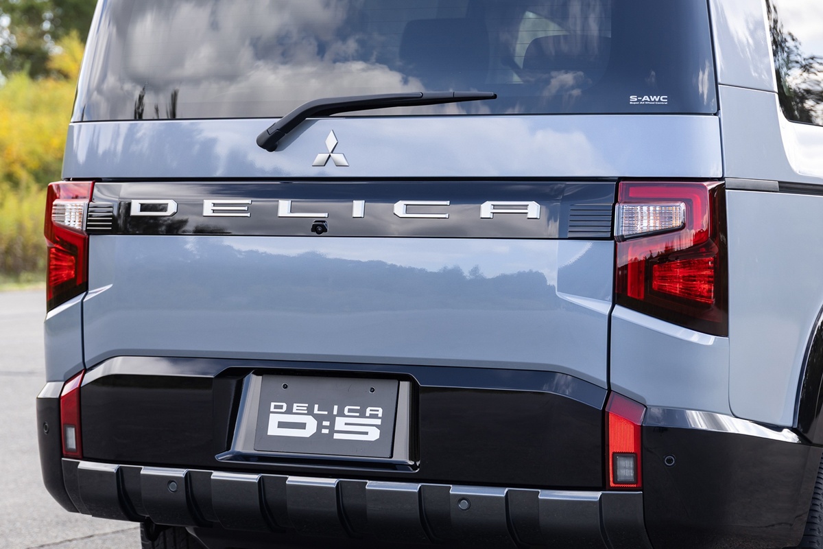 Mitsubishi DELICA D:5