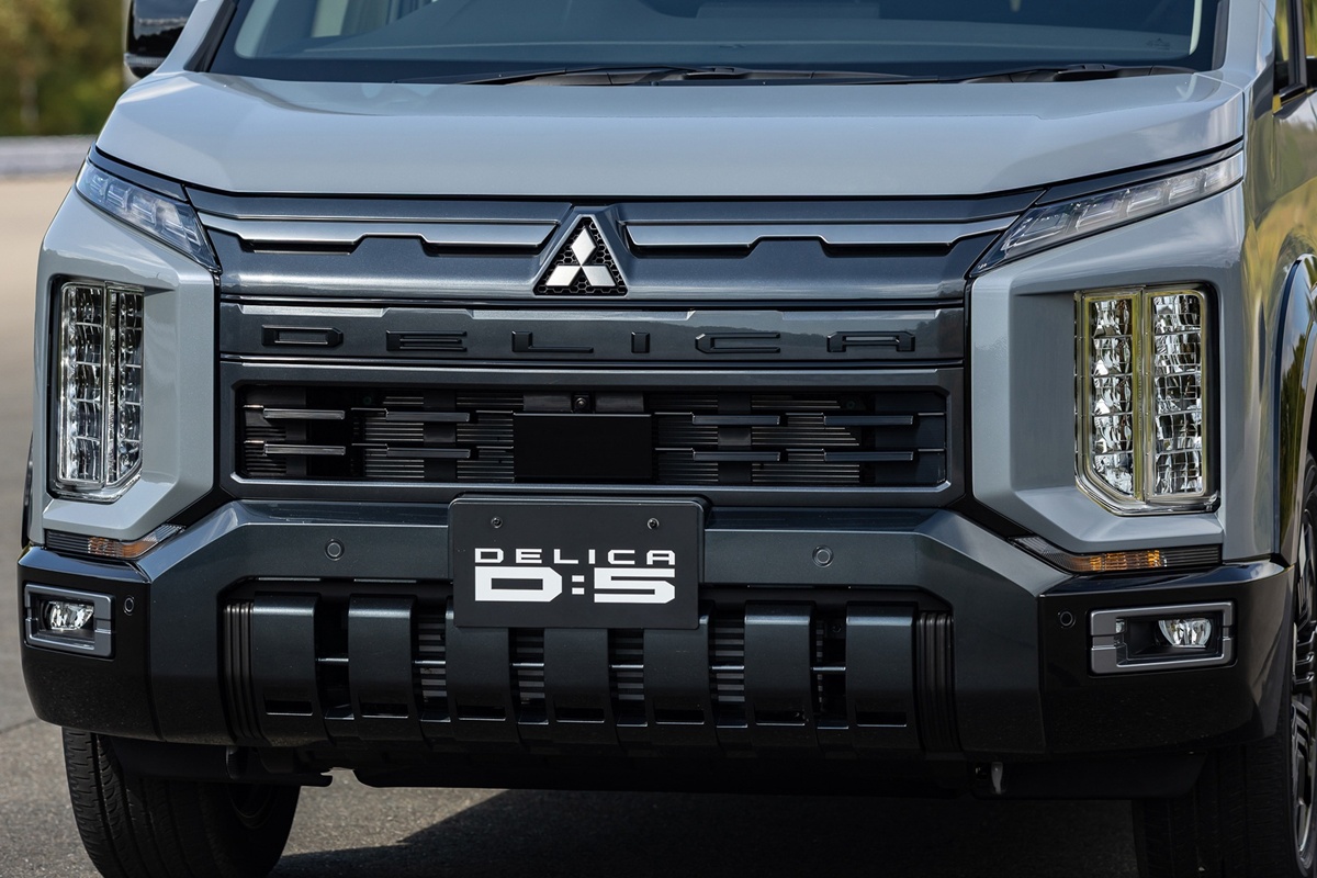 Mitsubishi DELICA D:5