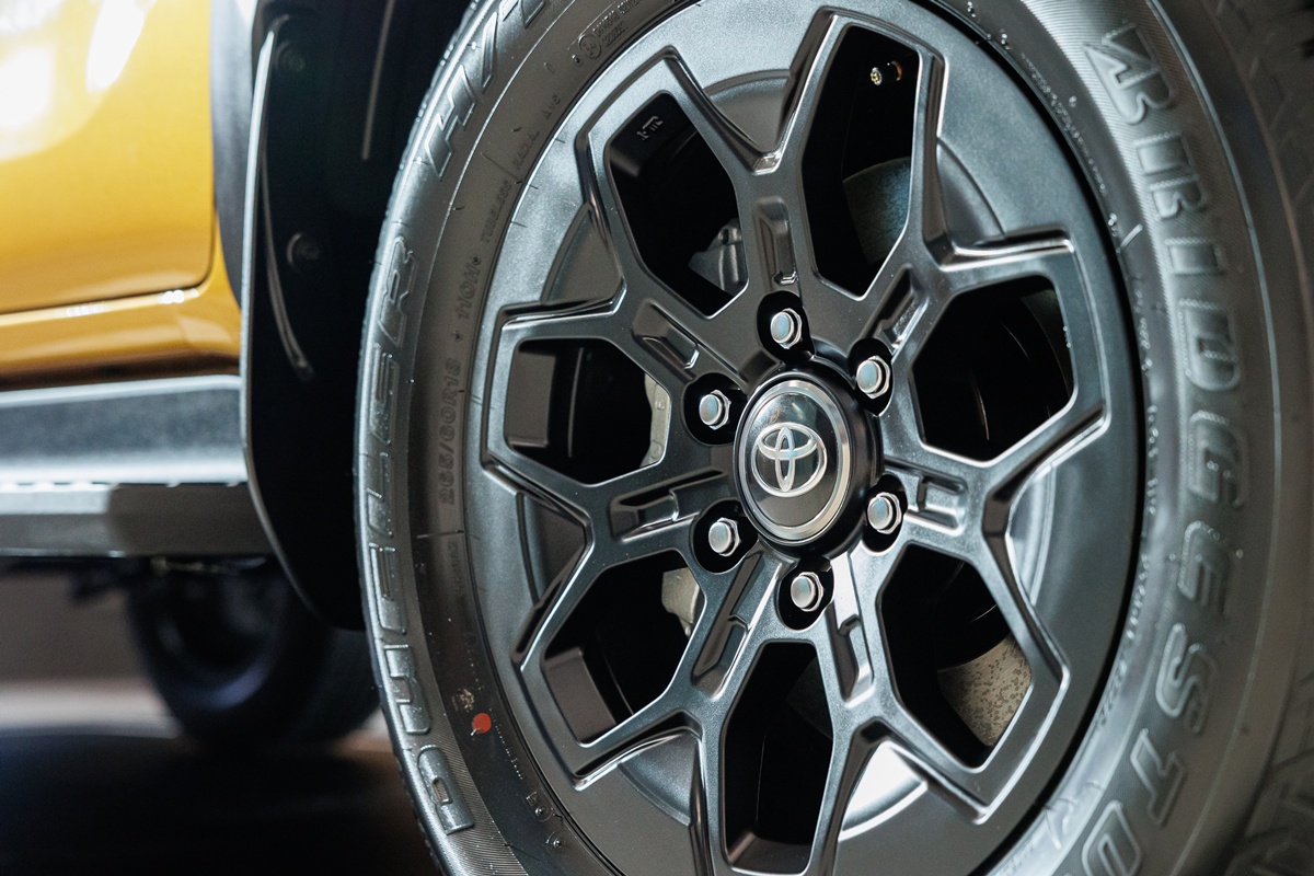 Toyota HILUX TRAVO OVERLAND