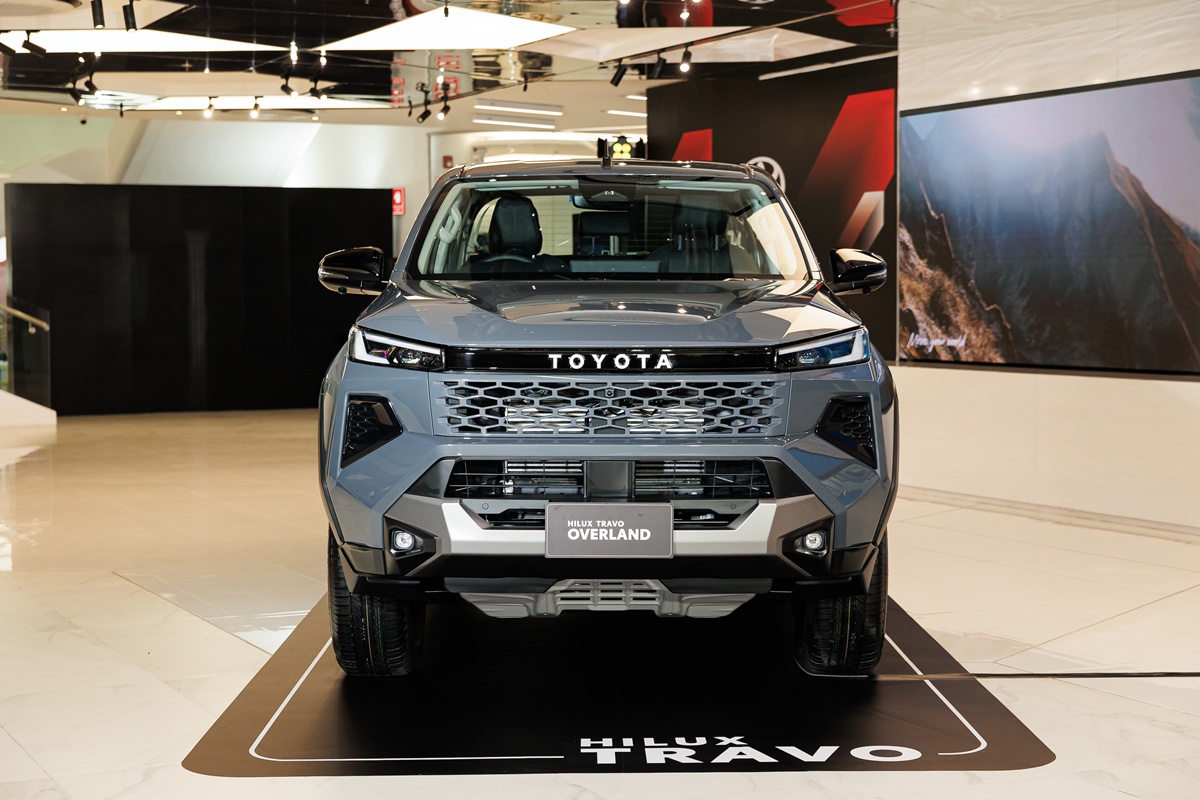 Toyota HILUX TRAVO OVERLAND