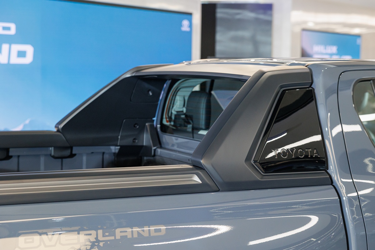 Toyota HILUX TRAVO OVERLAND