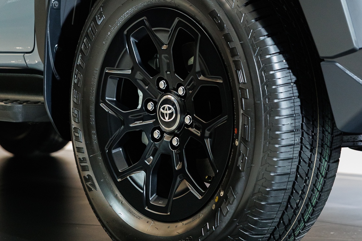 Toyota HILUX TRAVO OVERLAND