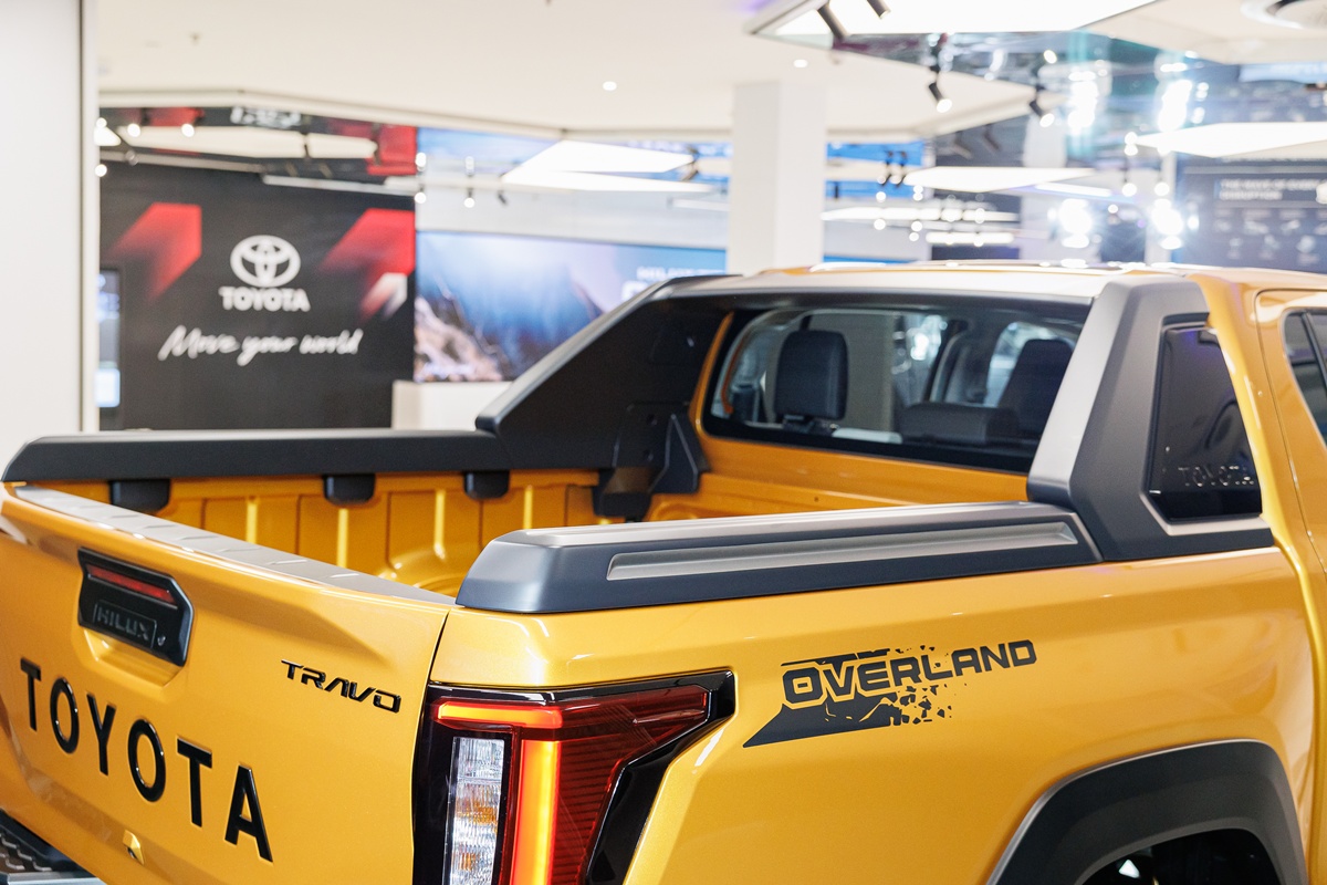 Toyota HILUX TRAVO OVERLAND