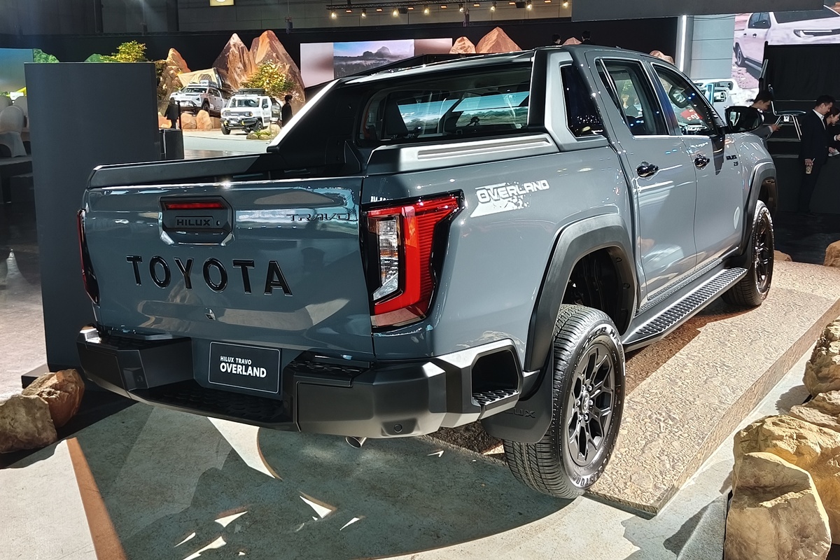 Toyota HILUX TRAVO OVERLAND