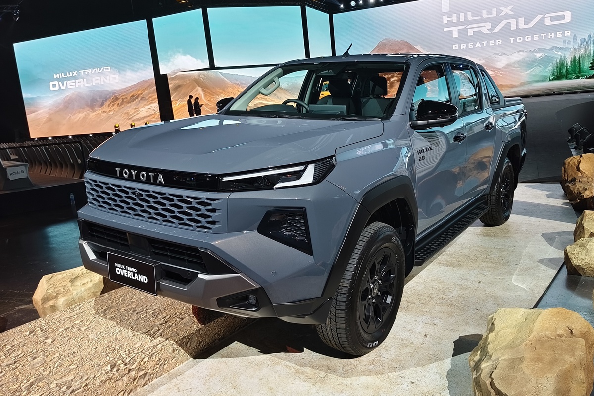 Toyota HILUX TRAVO OVERLAND