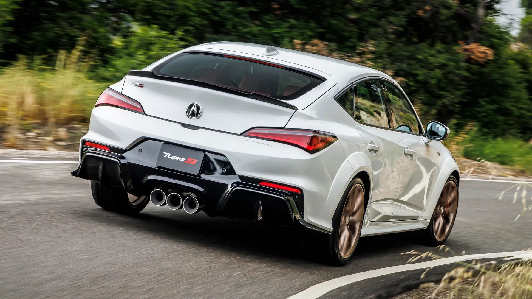 นอกจาก Honda Type R แล้ว ก็มี Type S ใน Acura ด้วย