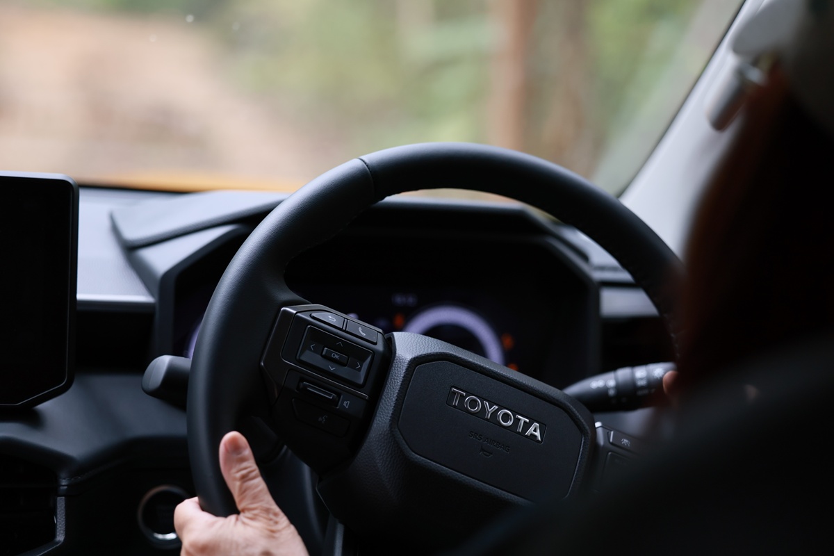 Toyota HILUX TRAVO OVERLAND