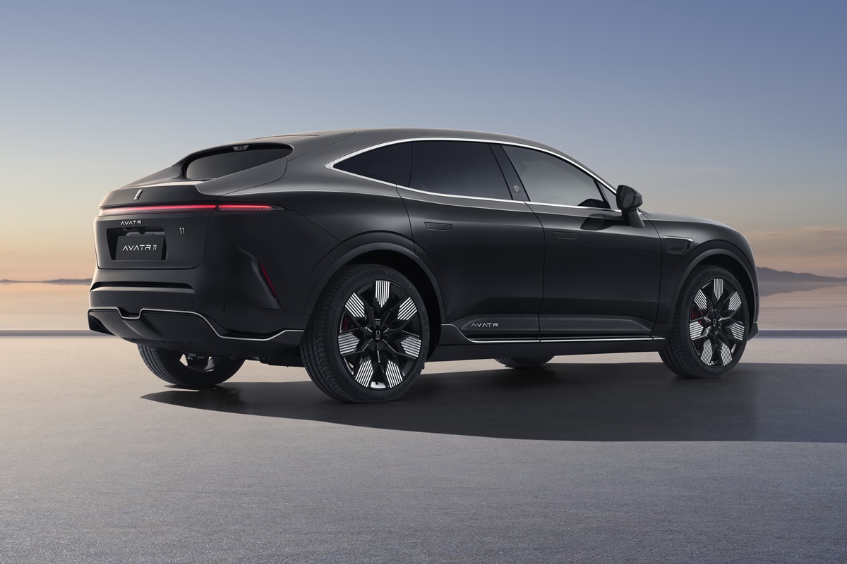 AVATR 11 Royal Edition