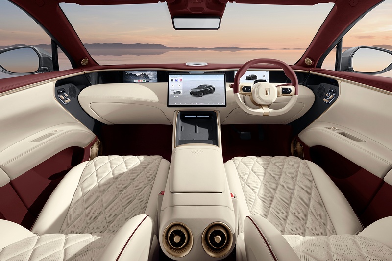 AVATR 11 ROYAL EDITION