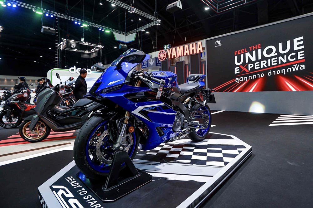 YAMAHA FEEL THE UNIQUE EXPERIENCE