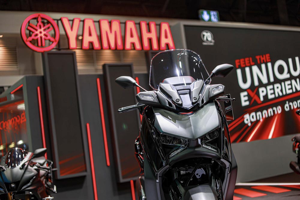 YAMAHA FEEL THE UNIQUE EXPERIENCE