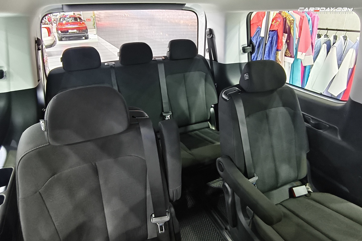 Hyundai STARIA ESSENCE