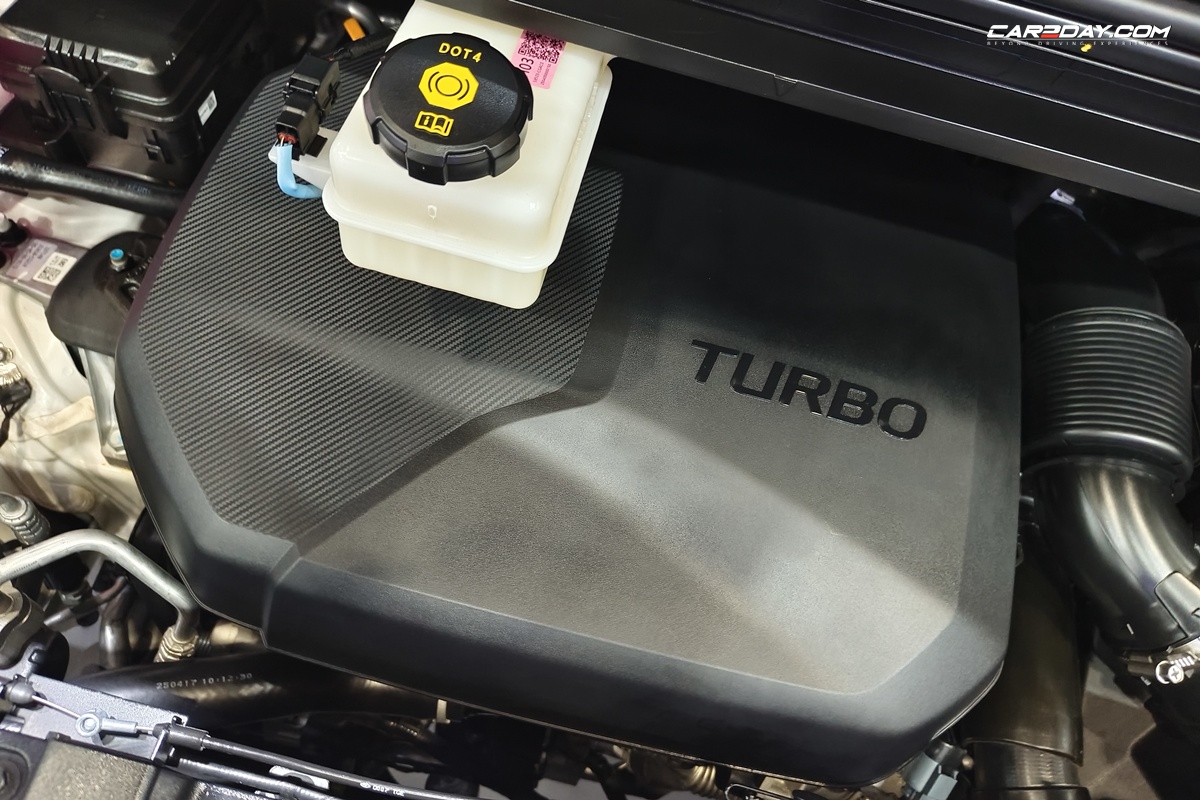 Hyundai STARIA ESSENCE