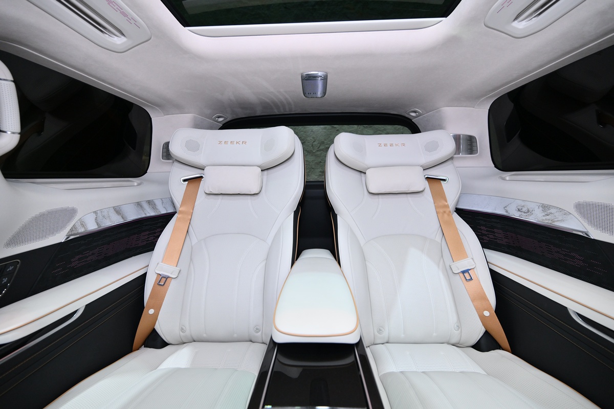 ZEEKR 009 GRAND
