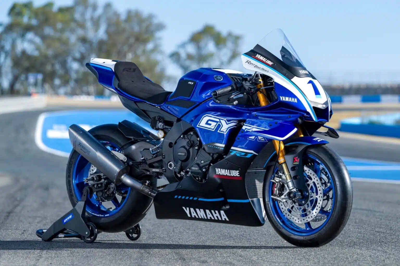 Yamaha R1
