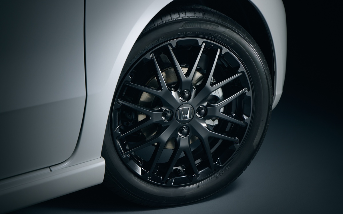 Honda N-BOX CUSTOM Black Style