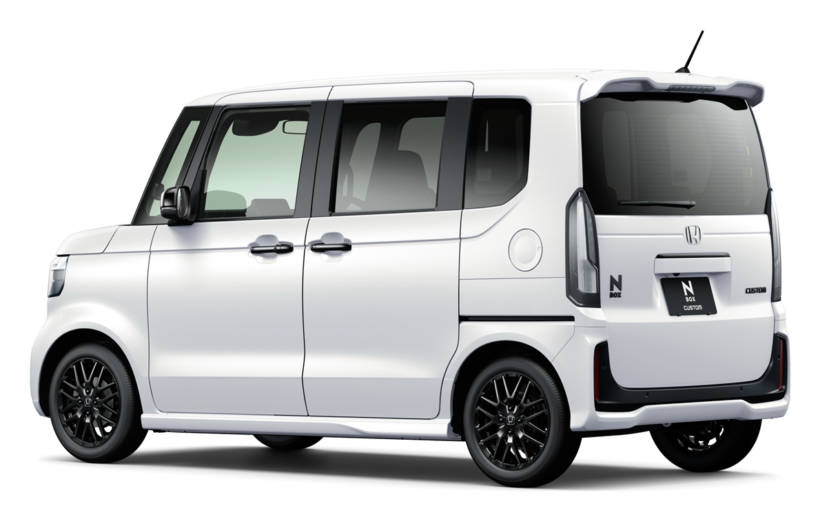 Honda N-BOX CUSTOM Black Style