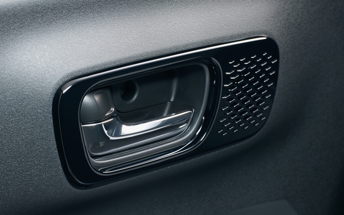 Honda N-BOX CUSTOM Black Style