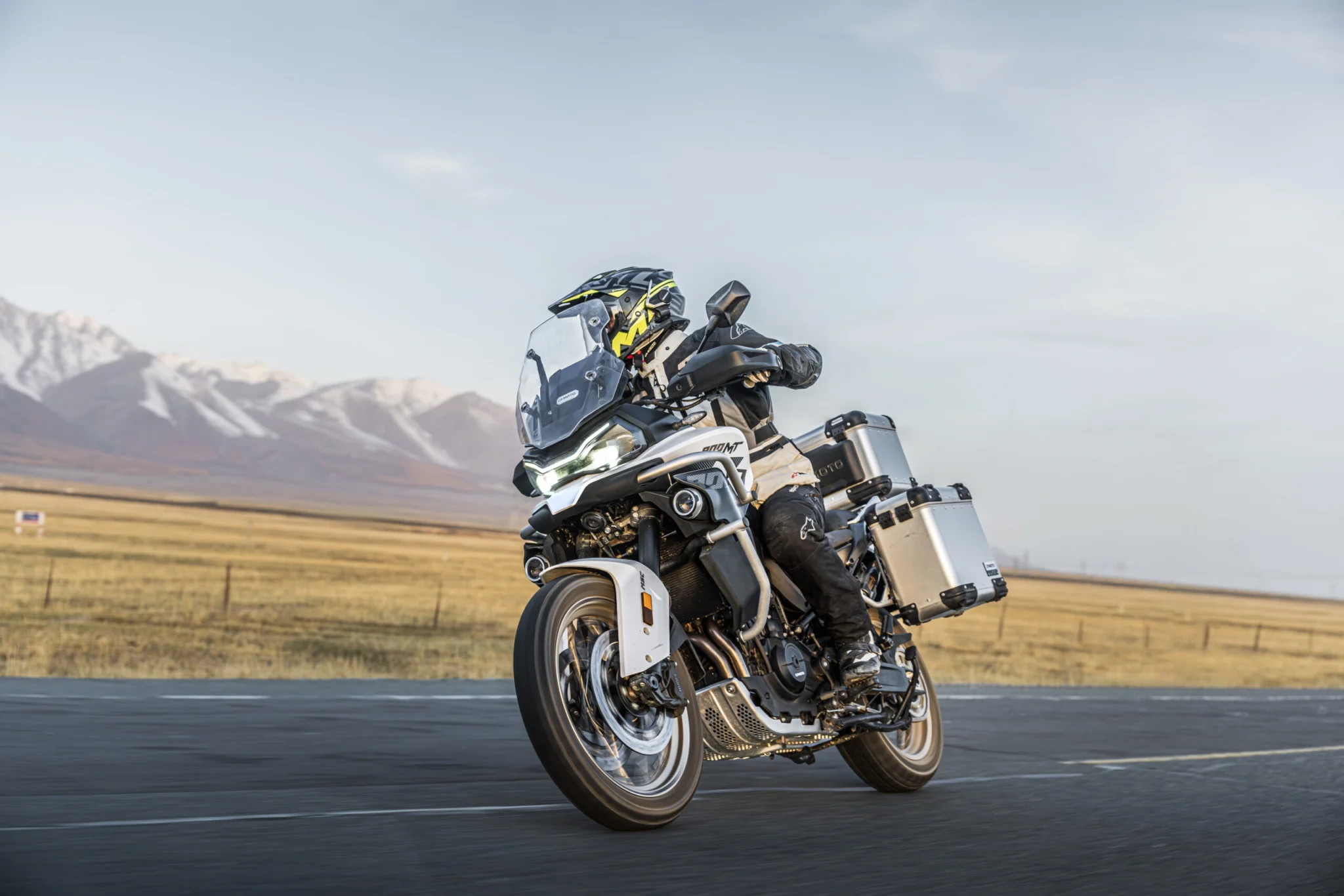 2026 CFMoto 800MT ES