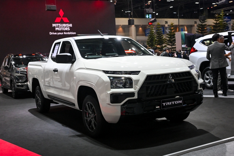 MITSUBISHI TRITON STREET