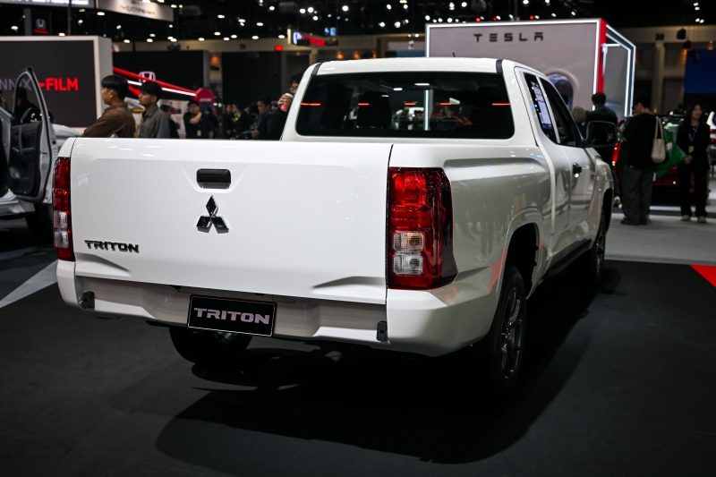 MITSUBISHI TRITON STREET
