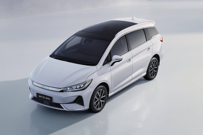 BYD M6