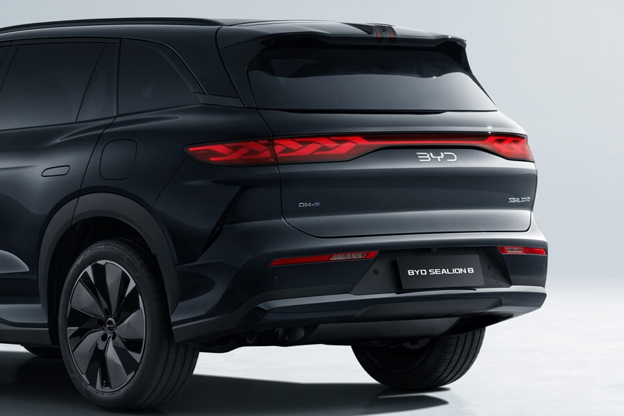 BYD SEALION 8