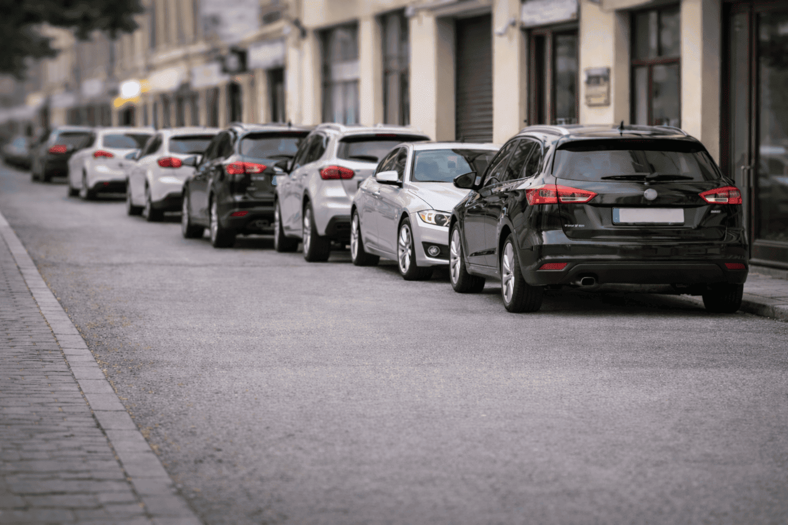 การจอดรถกลับด้านสวนเลนการวิ่ง