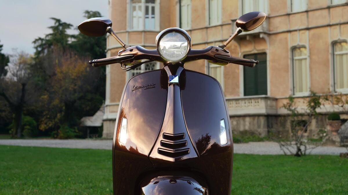 2026 Vespa 946 Horse