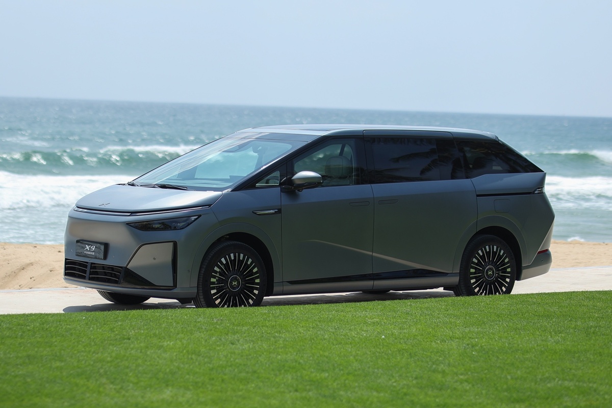 XPENG X9 EREV