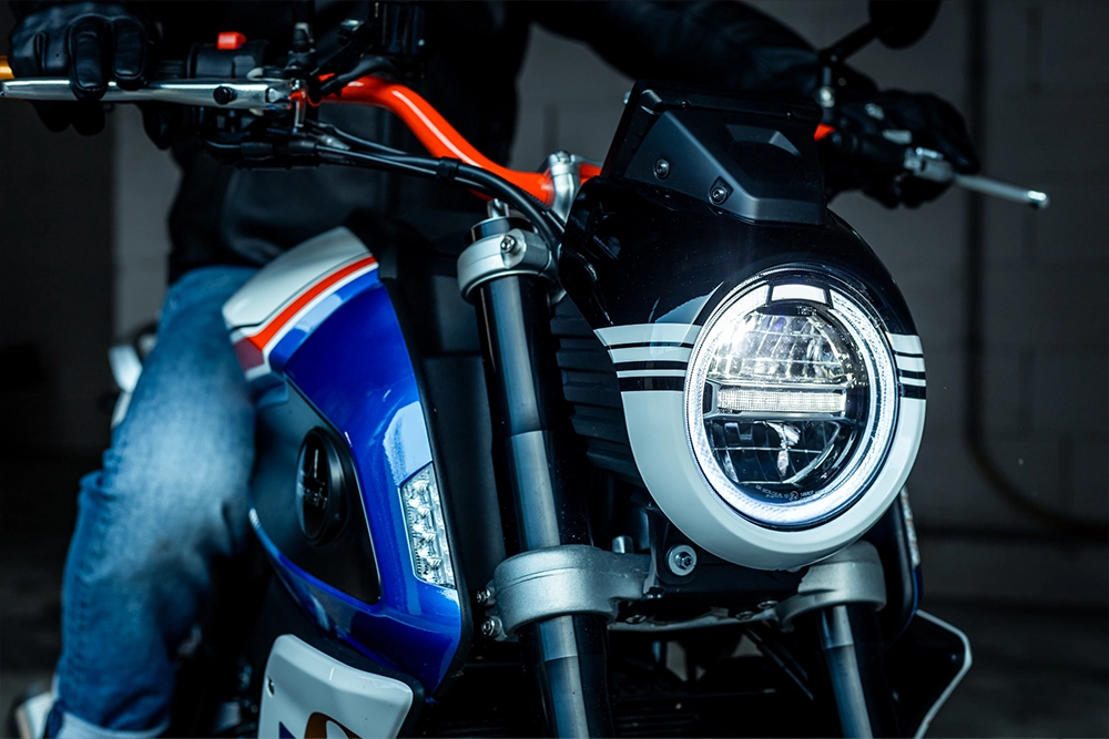 Mash FR 750 Arai Design