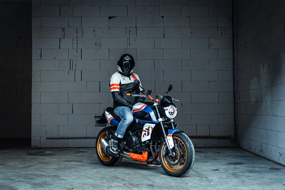 Mash FR 750 Arai Design