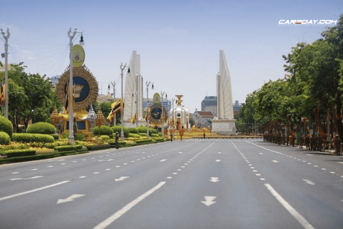 ปิดเบี่ยง ถนนราชดำเนินกลาง