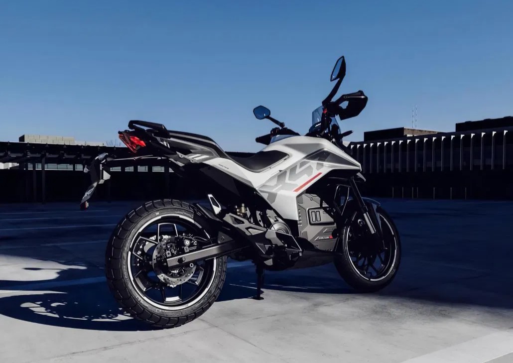 Ultraviolette X-47 Crossover