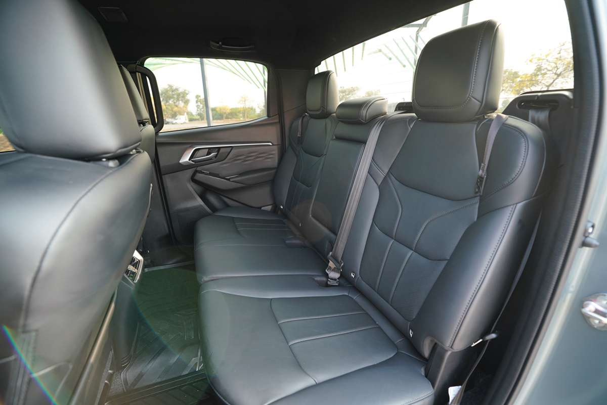 ISUZU V-CROSS 4x4 2026