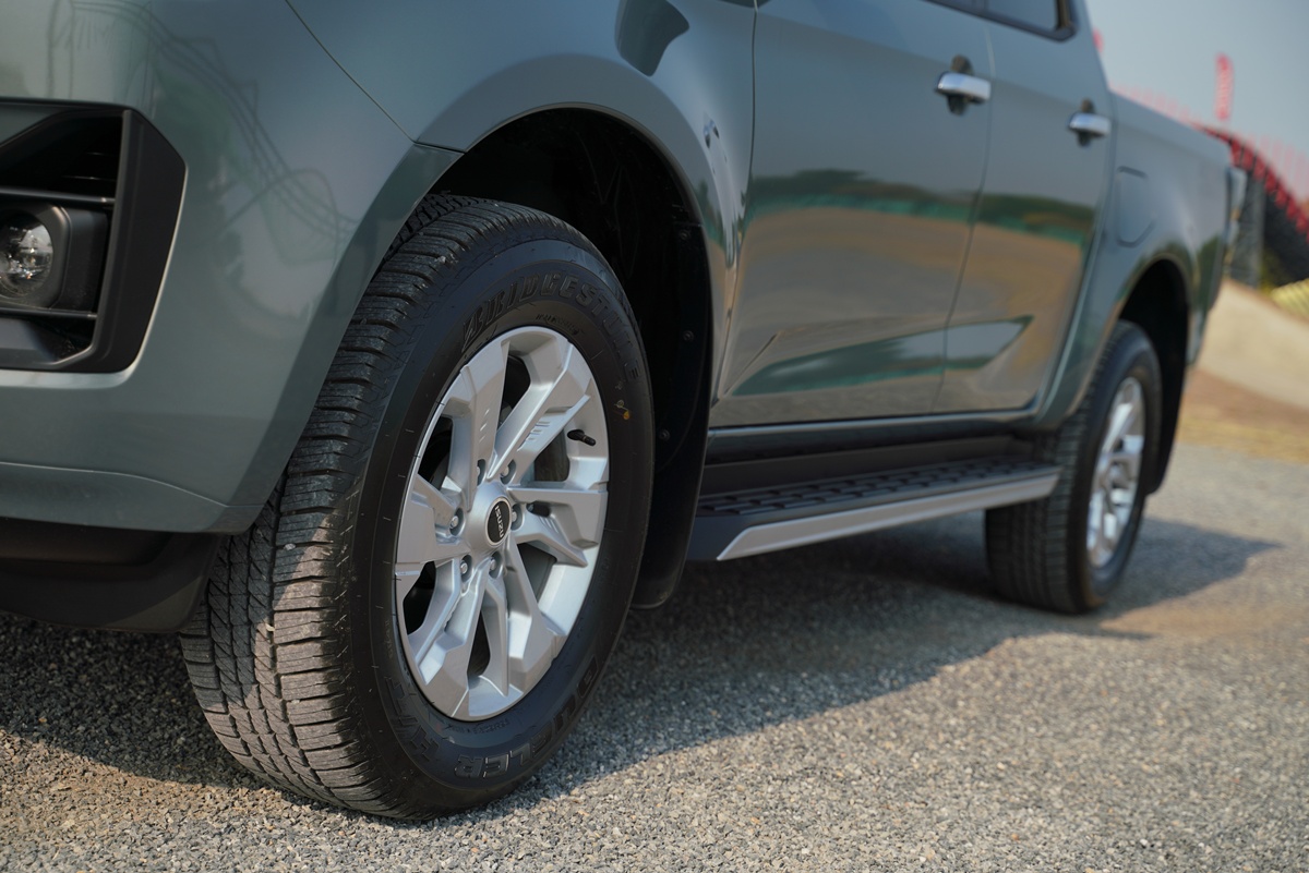 ISUZU V-CROSS 4x4 2026