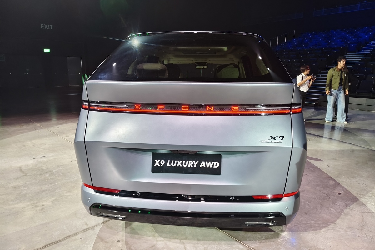 XPENG X9 2026