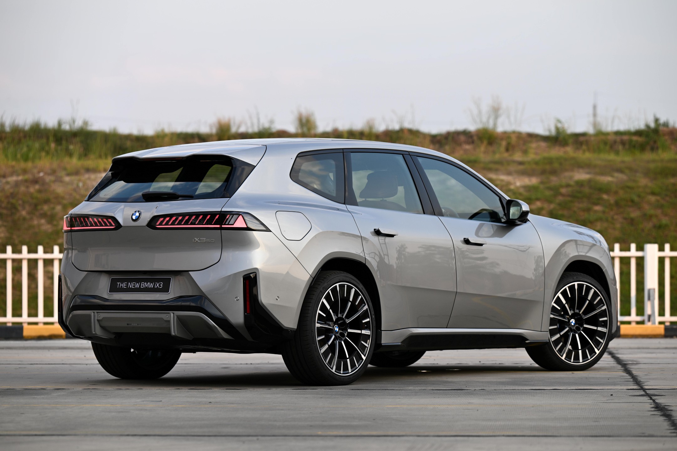 BMW iX3 2026
