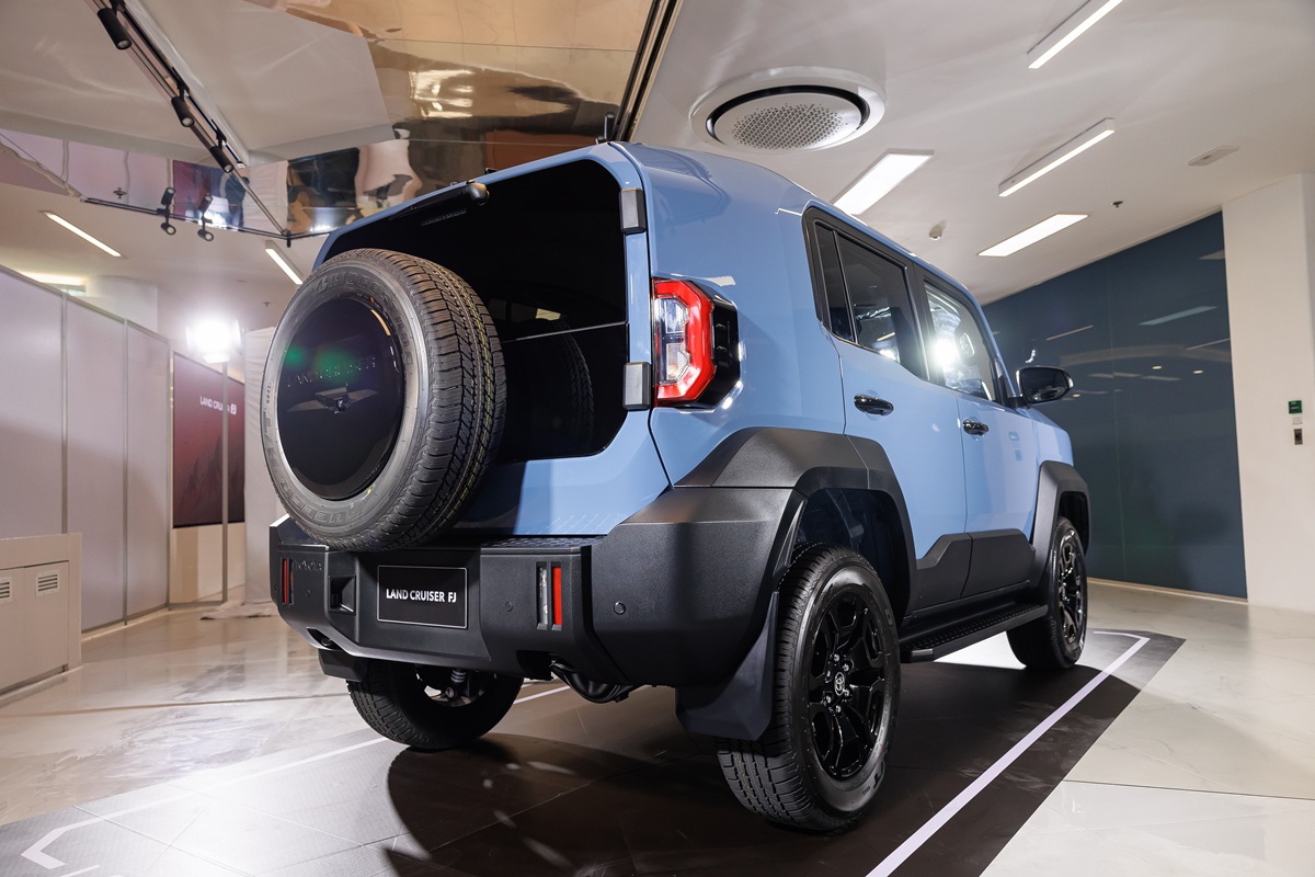 Toyota Land Cruiser FJ