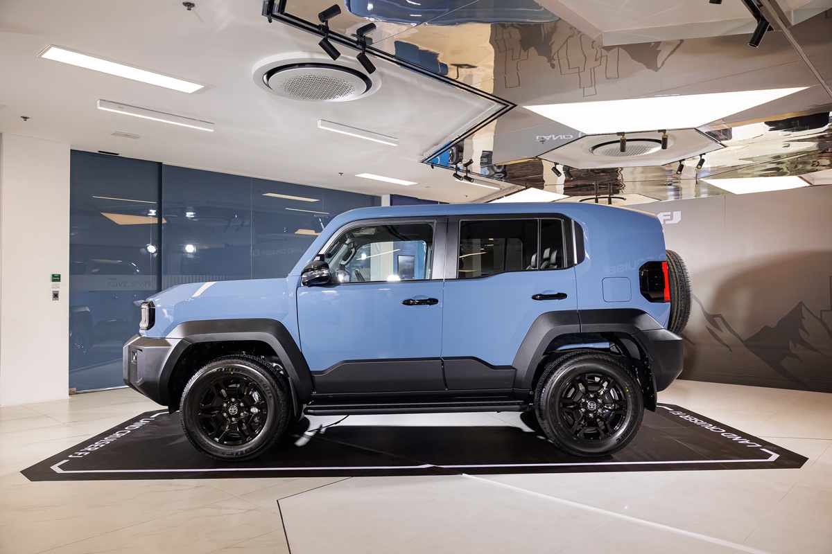 Toyota Land Cruiser FJ