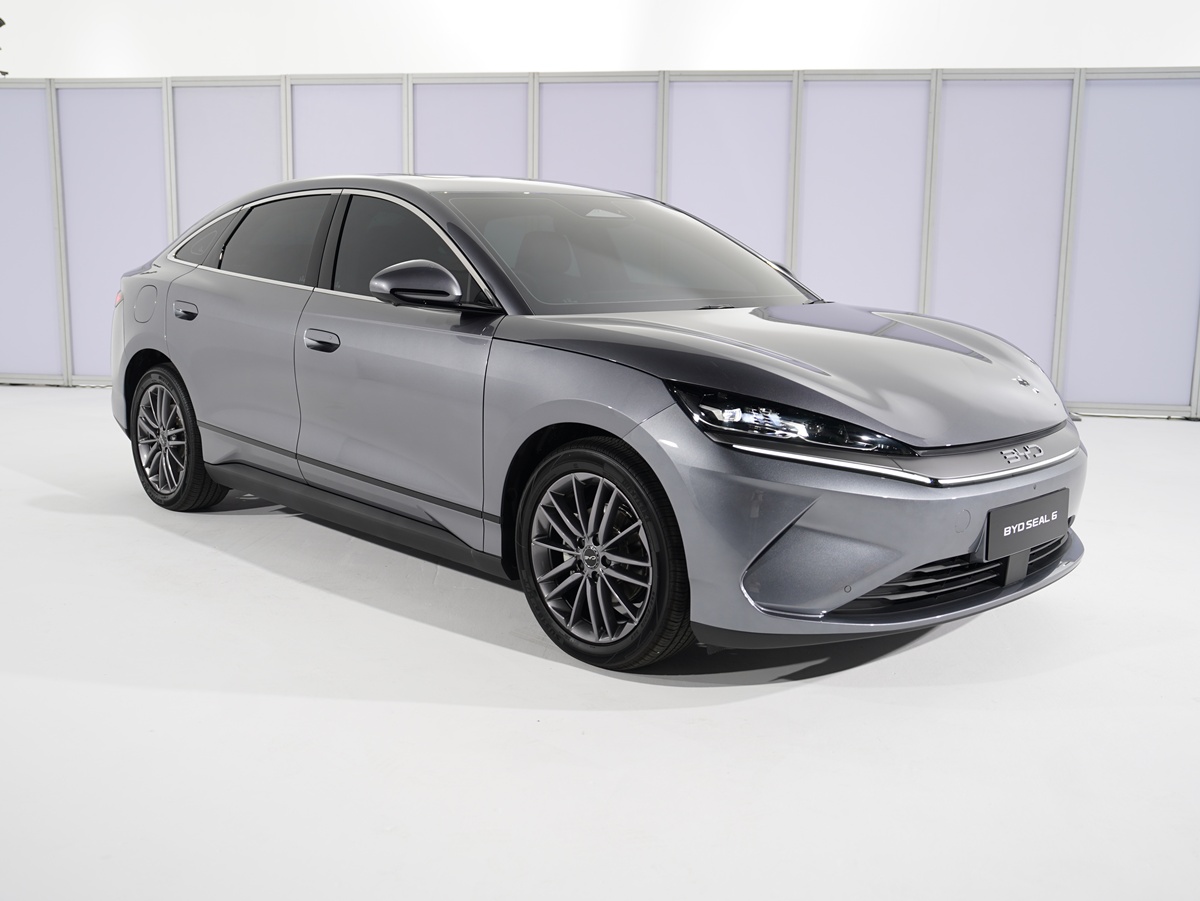 BYD SEAL 6 2026