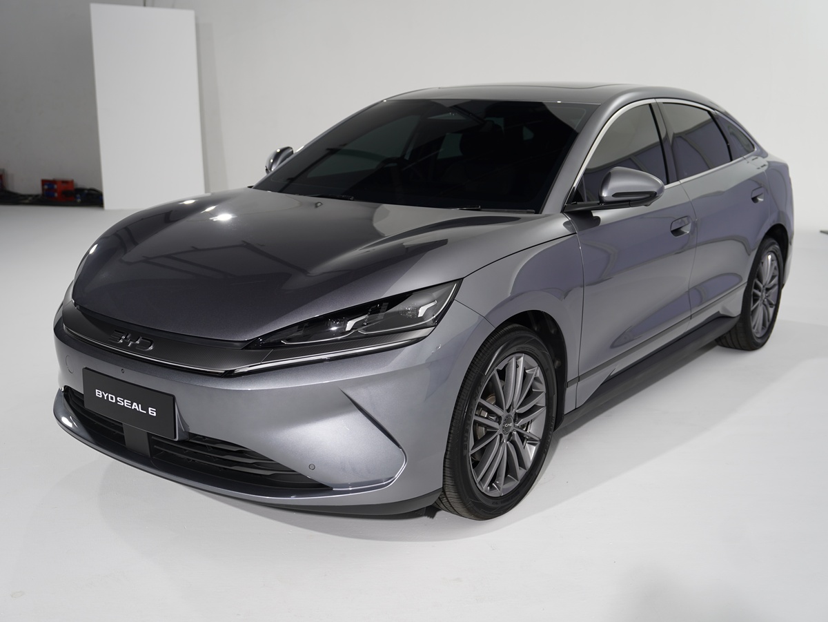 BYD SEAL 6 2026