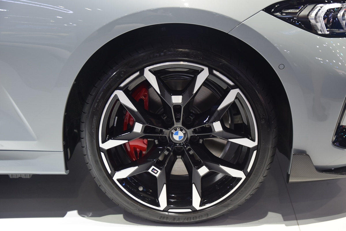 BMW 330e M Sport M Performance Edition