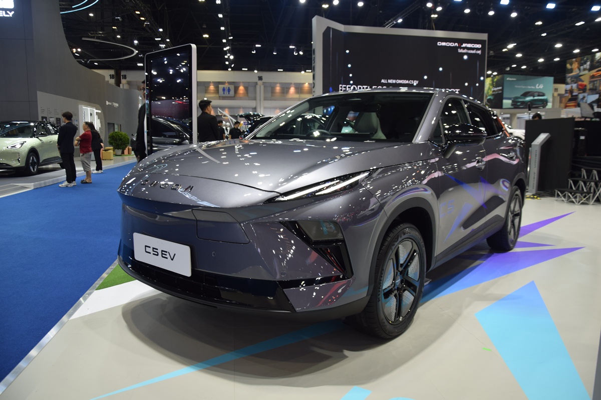 OMODA C5 EV 2026