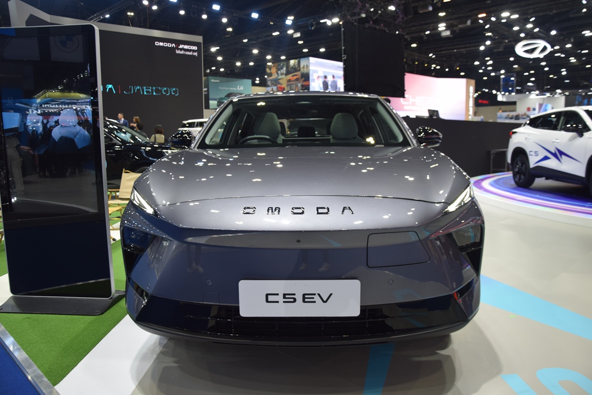 OMODA C5 EV 2026