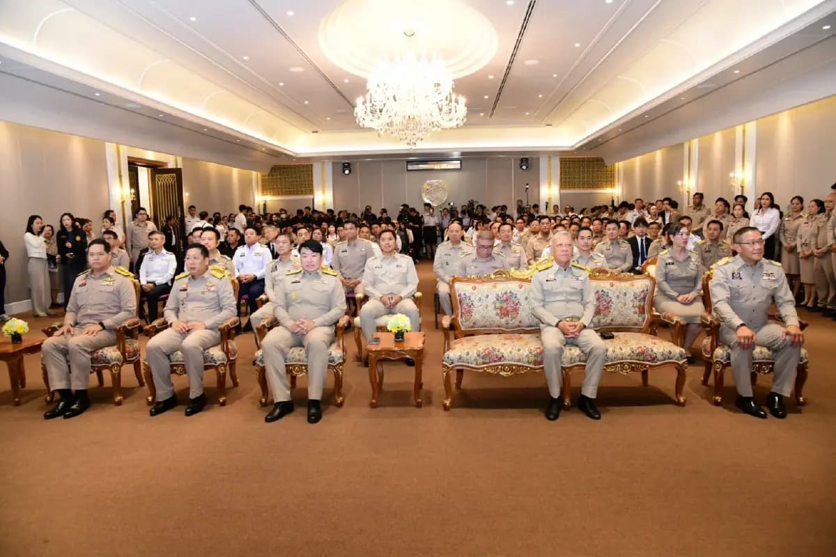 พิพัฒน์ รัชกิจประการ รัฐมนตรี กระทรวงคมนาคม