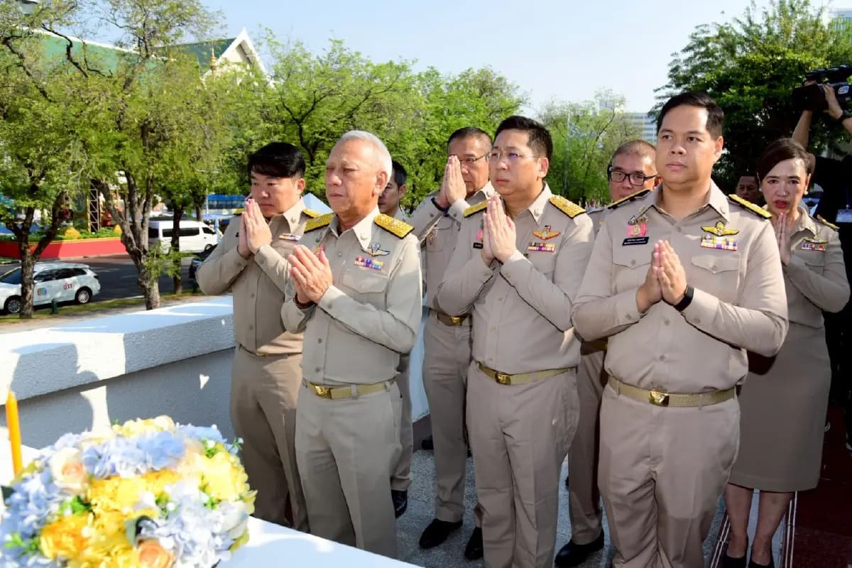 พิพัฒน์ รัชกิจประการ รัฐมนตรี กระทรวงคมนาคม