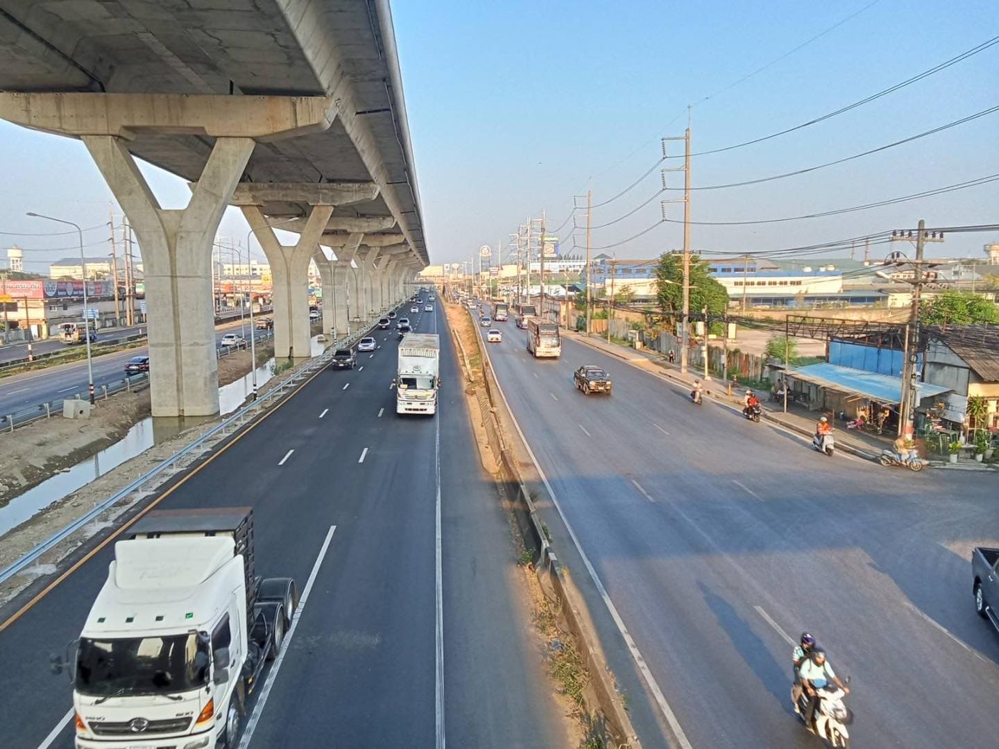 พระราม 2 หยุดก่อสร้างชั่วคราว